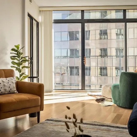 Urban Gallery Loft - King Bed - Larimer Square